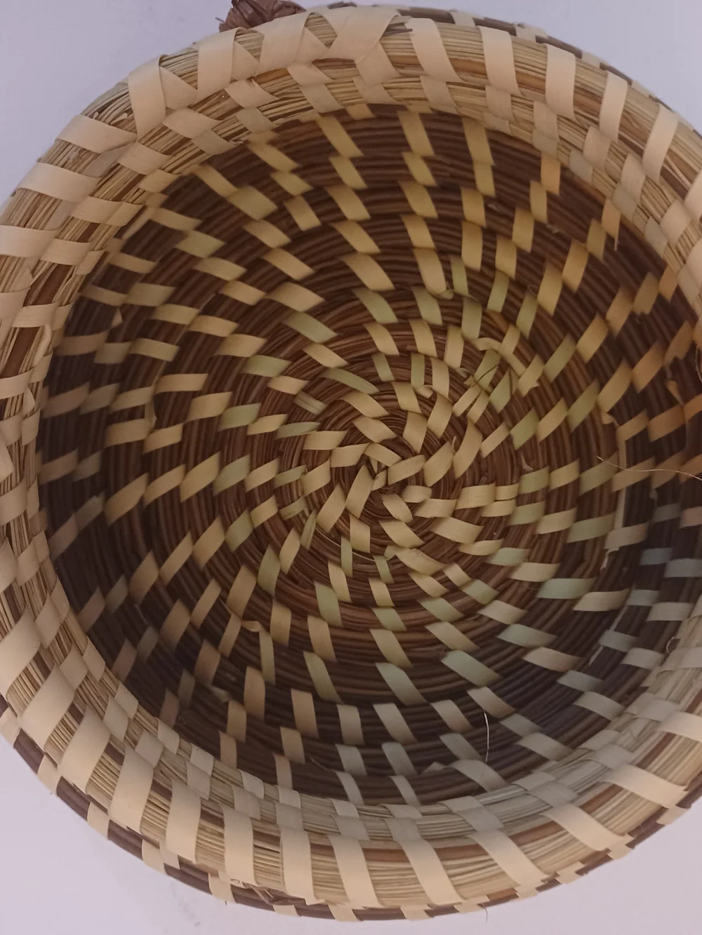 Vintage Gullah Style Coiled Sweetgrass Lidded Basket Knot Detail On Top